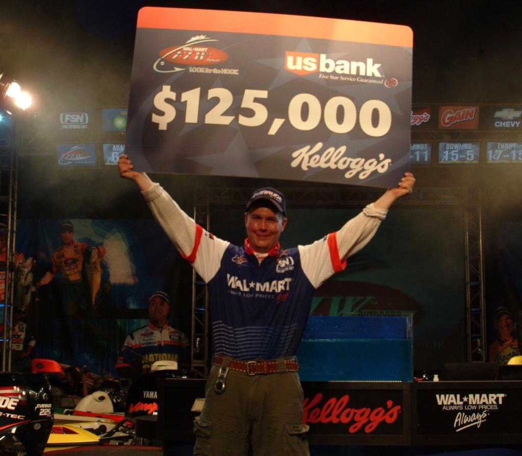 Image for Hastings hangs tough, wins first FLW Tour title