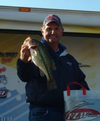 Pro Tim Fleetwood caught the heaviest limit on day two of the Stren Series Central Division opener on Bull Shoals. His five bass weighed 14-8 and pushed him up to second place.