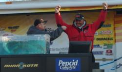 Pro Tim Fleetwood celebrates after winning the 2006 Stren Series Central Division event on Bull Shoals Lake.