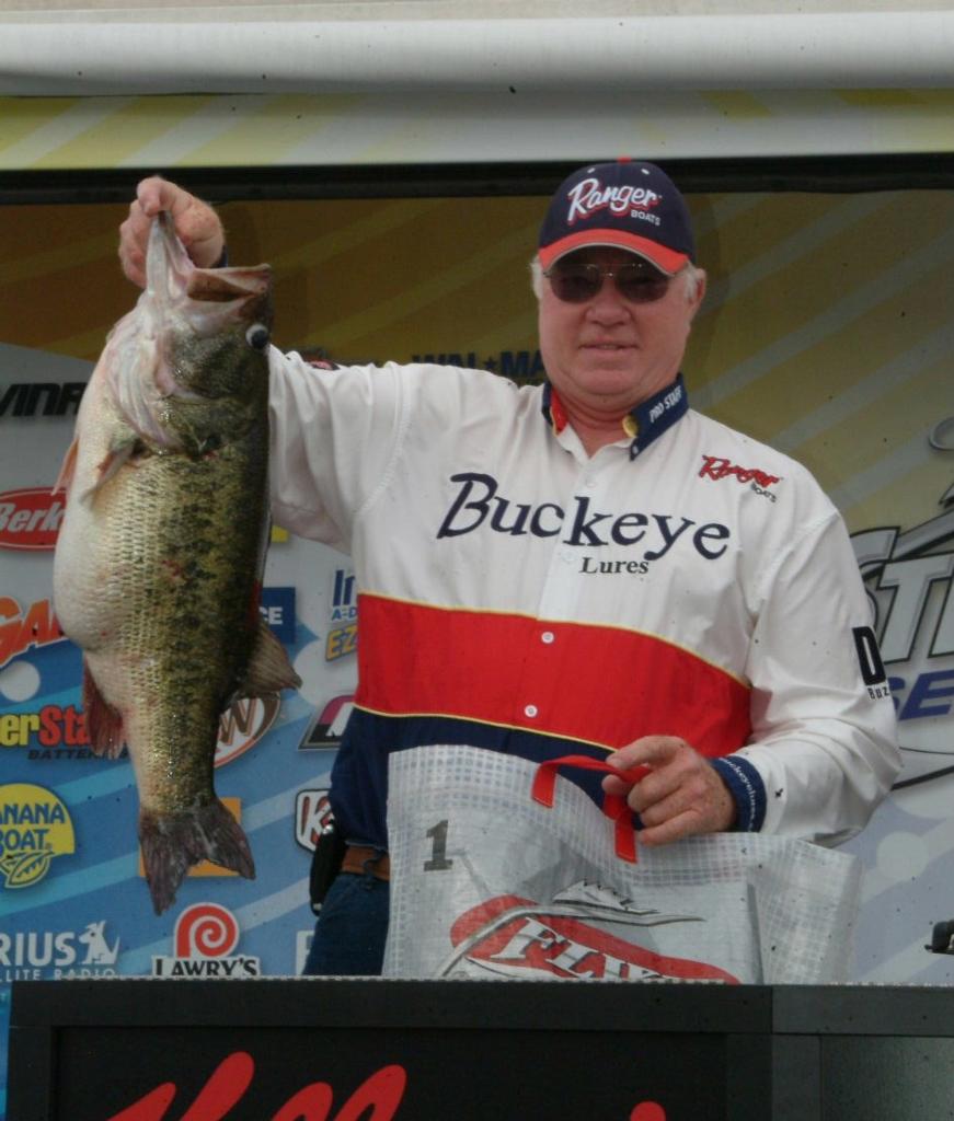Image for Turner catches massive Amistad bass, sets FLW record