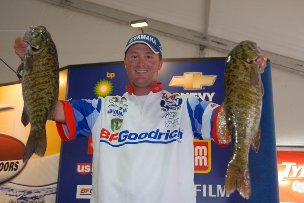 Image for Grigsby boats smallies for early lead