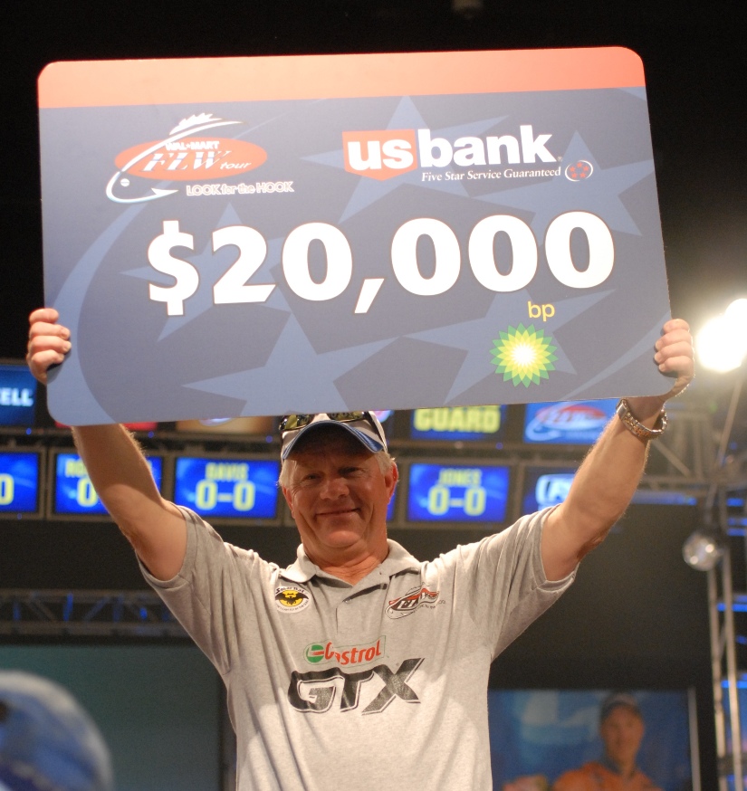 Image for Chapman reels in co-angler title in Knoxville