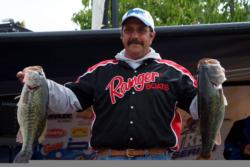 Pro Gino Campiotti of Manteca, Calif., popped a 28-pound, 9-ounce limit to land in second place.