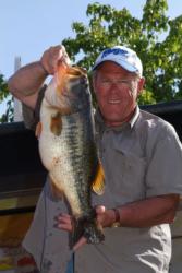 Don Connole of Helena, Mont., won the Snickers Big Bass award in the Pro Division with this largemouth that weighed in at 10 pounds, 10 ounces.