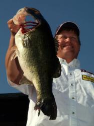 Jeff Lamy of San Jose, Calif., earned the Snickers Big Bass award in the Pro Division thanks to this 11-pound, 14-ounce largemouth.