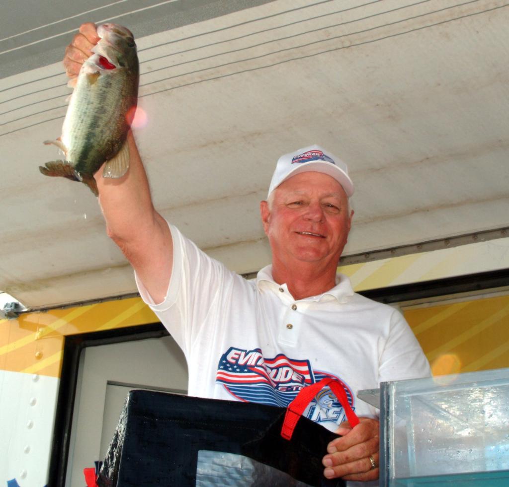 Image for Bowen bowls over co-anglers in first-ever Stren event