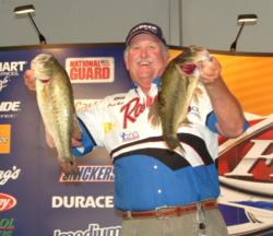Pro Jack Wade is second after opening day on the Potomac River with 20 pounds, 15 ounces.