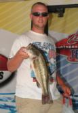 Matt Robertson took a commanding 3-pound, 7-ounce lead on the Kentucky team with his two-day catch of 17 pounds, 1 ounce.