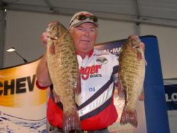 The legend shows them how it's done: Steve Clapper of Lima, Ohio takes the early lead in the Chevy Open with 22 pounds of Lake Erie smallmouth.