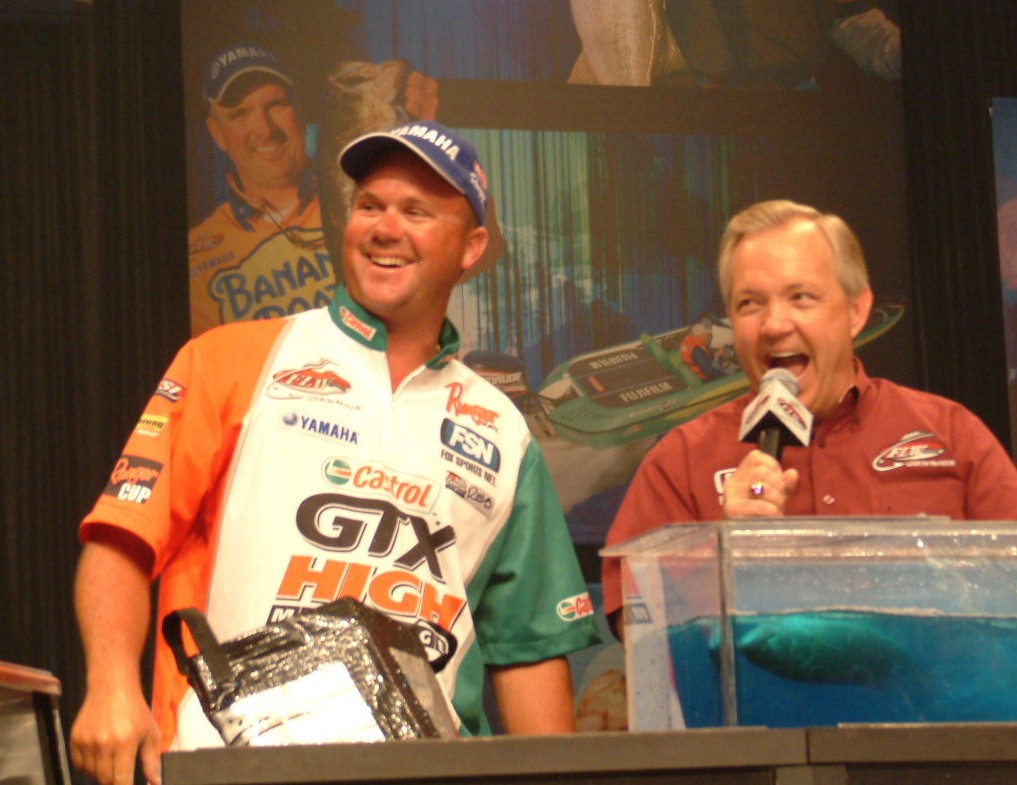 Image for Wal-Mart Tire and Lube Express to host fishing seminar during Wal-Mart FLW Tour event