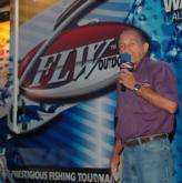Walleye Tour Tournament Director Sonny Reynolds addresses anglers on day one of the 2007 championship.