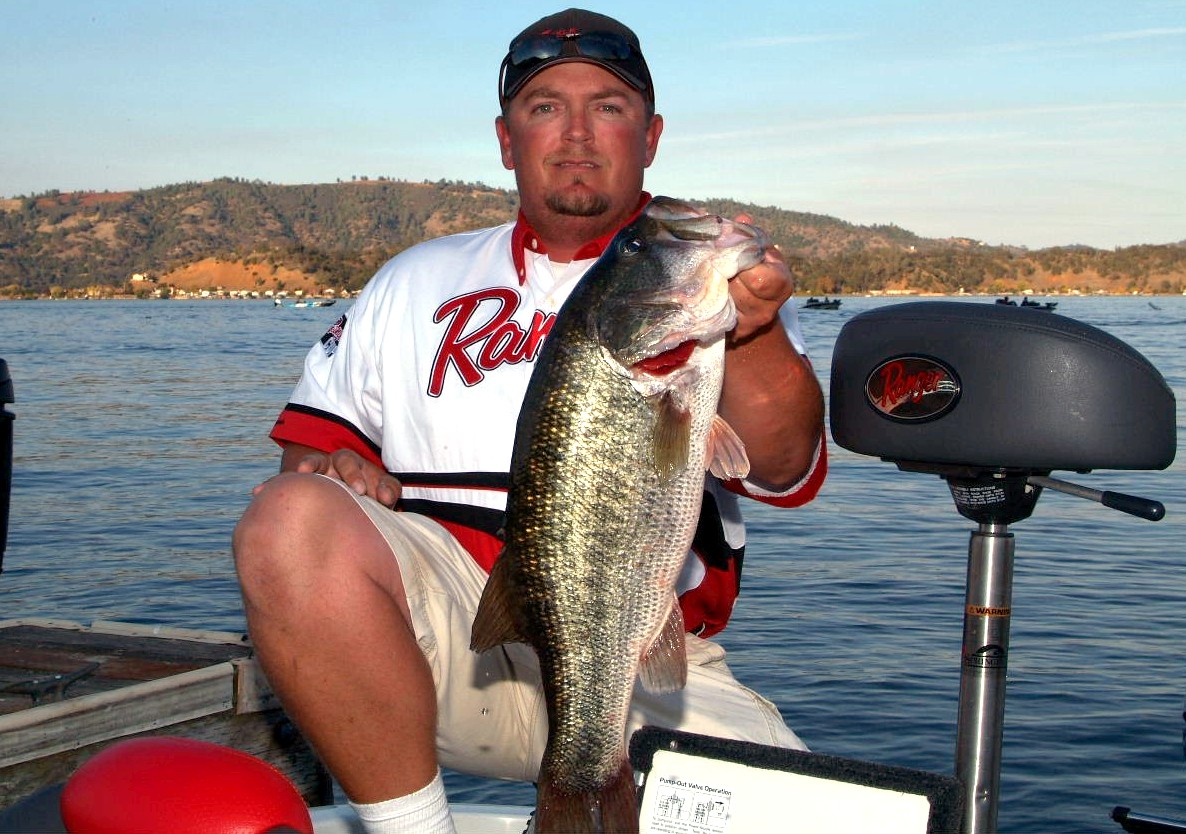 McAbee wrangles top spot at FLW Series Western - Major League Fishing