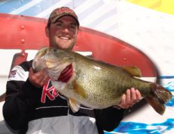 Brett Davies returned to the same bank on which he caught a 13-pound, 11-ounce bass on day two and boated a 12-7 for the heaviest fish of day three.