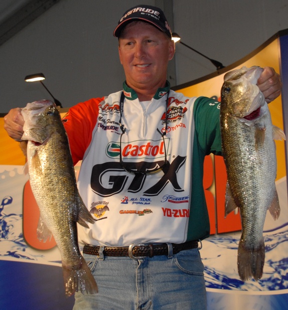 Image for Wal-Mart Tire and Lube Express to host fishing seminar during Wal-Mart Open