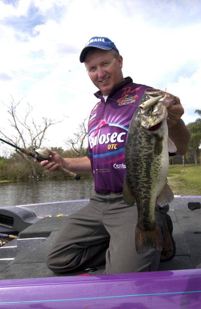Image for Knoxville area Wal-Mart stores to host Wal-Mart FLW Tour Pro Night