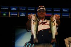 Second place pro Kevin Snider snuck past third by one ounce.