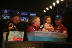 Past BFL All-American champ, Kim Carver teases tournament host Charlie Evans, Alana Berlo and her dad Shayne.