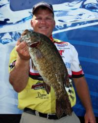Improving on his day-one score of 17-6, fourth-place pro Pete Gluszek weighed 18-9 on day two.