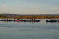 Contestants lined up along a Missouri RIver sandbar while awaiting the start of the 2008 FLW Walleye Tour Championship. The championship returns to the river for the 2009 event. 