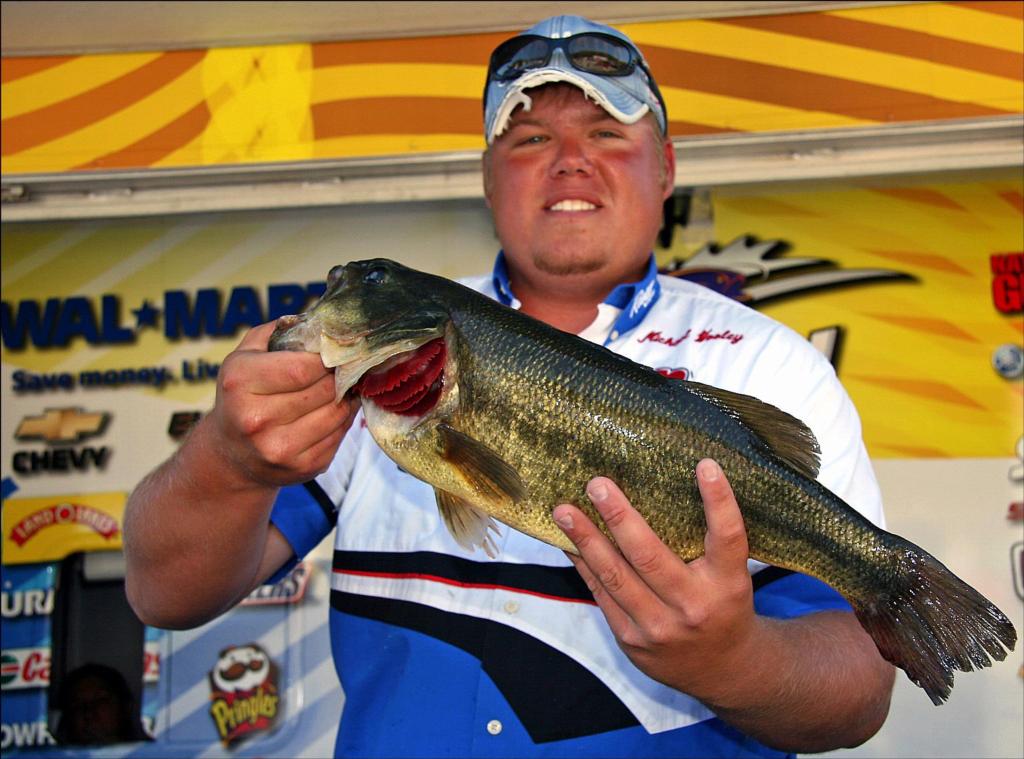 Image for Jigging keeps Stren pro Wooley on top at Lake of the Ozarks