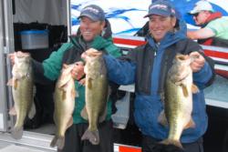 Eastern pro David Walker and Western pro Brett Hite are butting heads for a 2009 Forrest Wood Cup berth. They are separated by just 2-1/2 pounds.