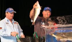 Pro David Andersen and co-angler William Drake weigh in their day-three catch. 