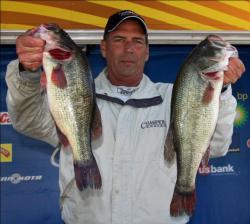 Third place pro Joe Bennett relied on tubes and spinnerbaits for his 17-pound, 13-ounce bag.