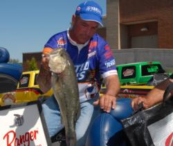A five-pounder on the final day at Beaver Lake gave Clark Wendlandt a third place finish at the Walmart Open.