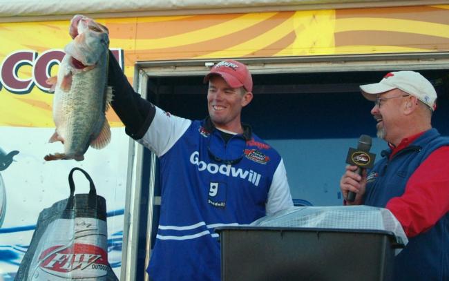 Pro Keith Combs caught a five-bass limit on day three that weighed 41 pounds, 1 ounce. That single-day catch is the heaviest in FLW Outdoors history.