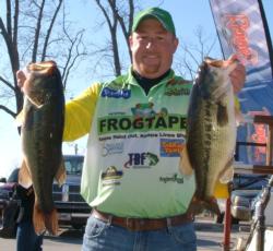 North Carolina angler Brian Travis caught four bass Wednesday that weighed 16 pounds, 4 ounces.
