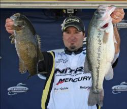 Sticking with the jerkbait all day, second place pro Shawn Kowal targeted small shoreline nooks.