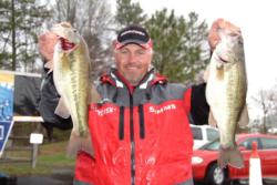 Jeff Freeman of Max Meadows, Va., narrowly missed out on the FLW Tour co-angler title on Lake Norman, falling just 3 ounces short.