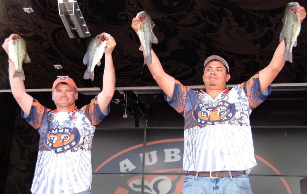 Image for Auburn leads National Guard FLW College Fishing National Championship on Fort Loudoun Lake
