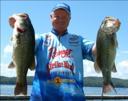 Offshore expert Mark Rose hauled in 25 pounds, 7 ounces, for third place in the Pro Division.