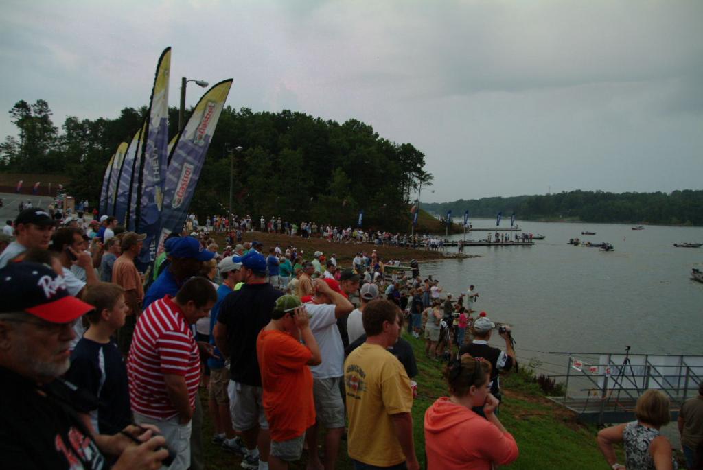 Image for Lanier report: Mann offers lay of the lake