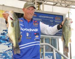 Goodwill pro Wesley Strader of Spring City, Tenn., is in third place with 41-3.