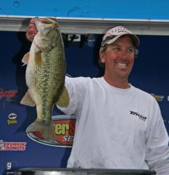 Ken Howden anchored his pro lead with the Big Bass of day two, a 6-9.