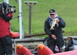 Co-angler Alton Lackie scores.