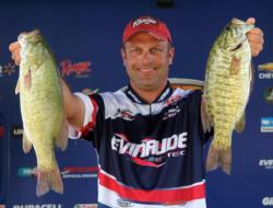 After a busy start with smaller fish, fifth-place pro Scott Dobson focused on upgrading with a dropshot.