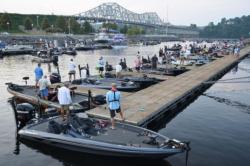 FLW Tour anglers make some last-minute preparations before the start of the Pickwick Lake contest.