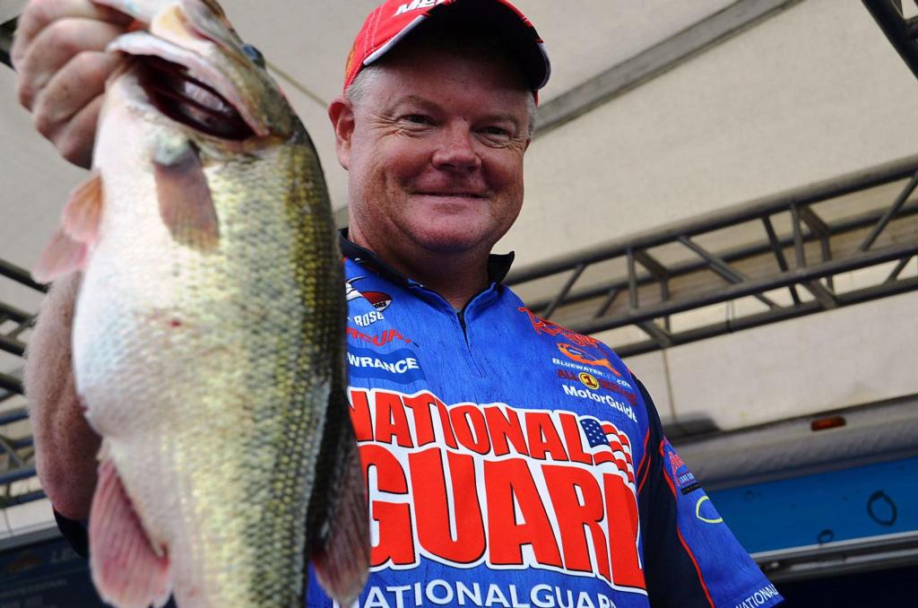 Image for Rose widens lead at Walmart FLW Tour event on Pickwick Lake