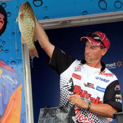 Lawrence Mazur said that keeping his dropshot as still as possible was essential for tempting big smallmouth.