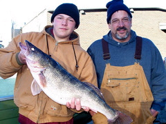Image for Illinois youth catches record walleye