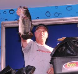 Rodney Glunt of Orlando, Fla., shows off his winning fish.