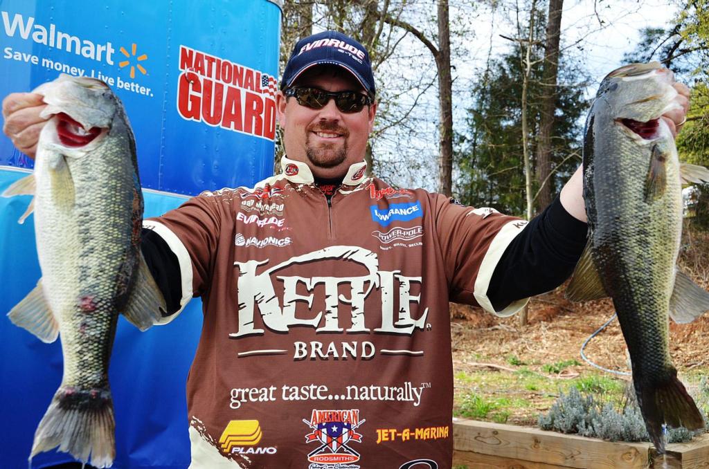 Image for Morehead maintains lead at Walmart FLW Tour event on Lake Hartwell