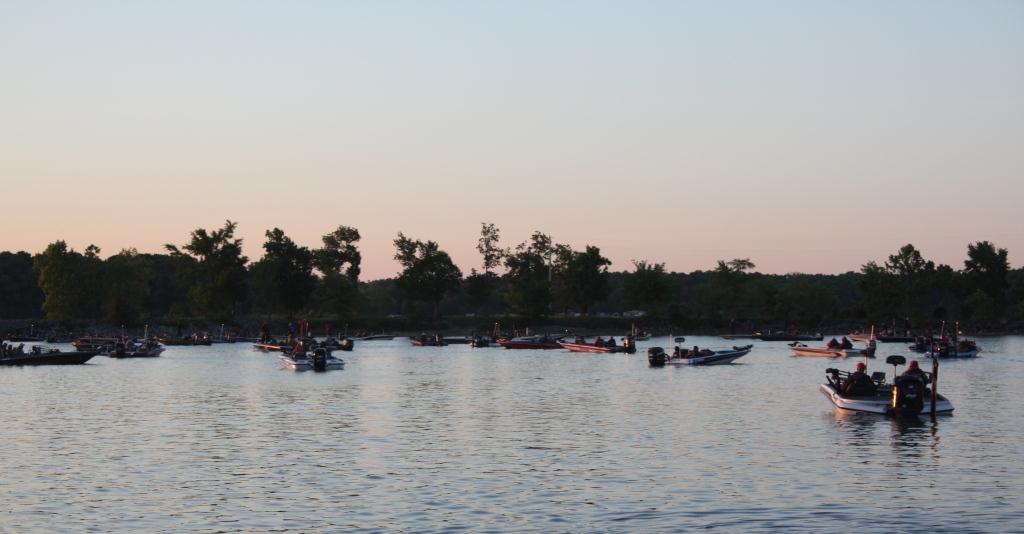 Image for FLW College Fishing rolls to Kentucky Lake