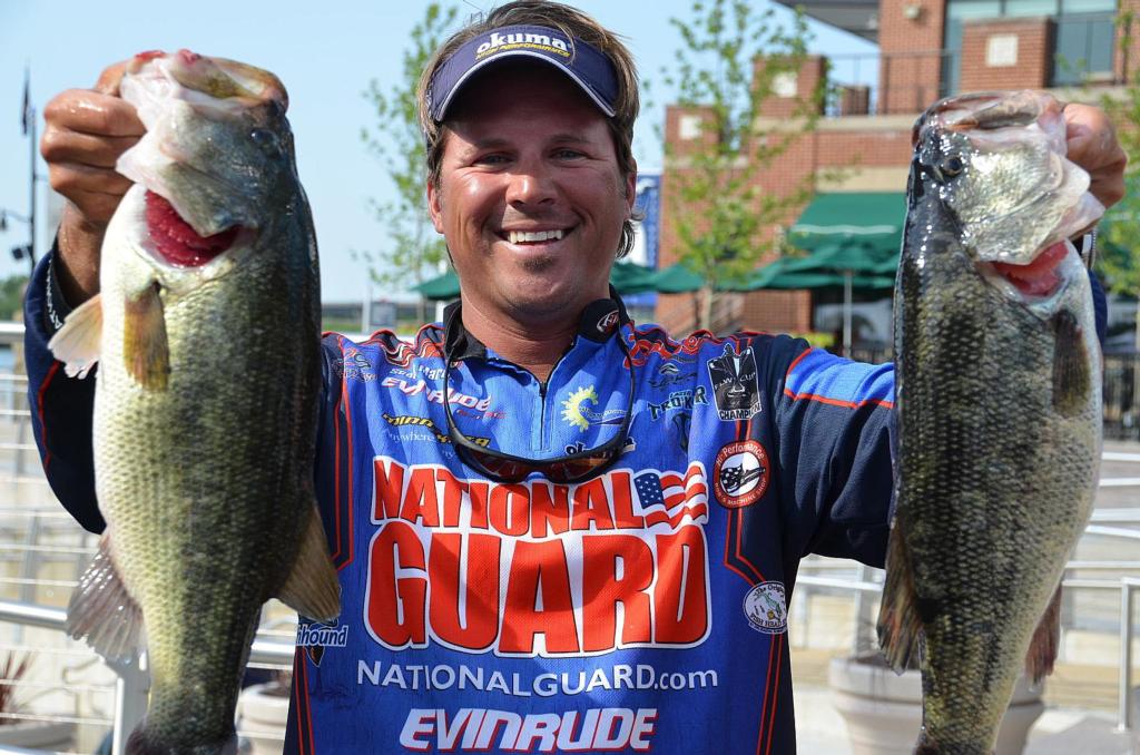 Martin charges into first place on Potomac River - Major League