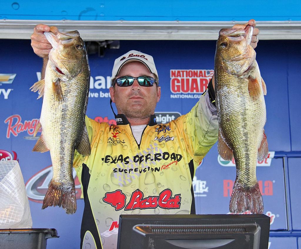 Reneau tops field at stormy Toledo Bend - Major League Fishing