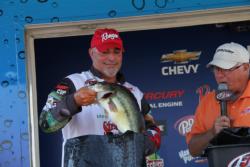 Texas pro Tim Reneau found most of his fish in grass, but he also worked offshore structure.