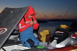 Elliott Myers rigs up for the final day of the National Guard FLW Central Conference Championship. 
